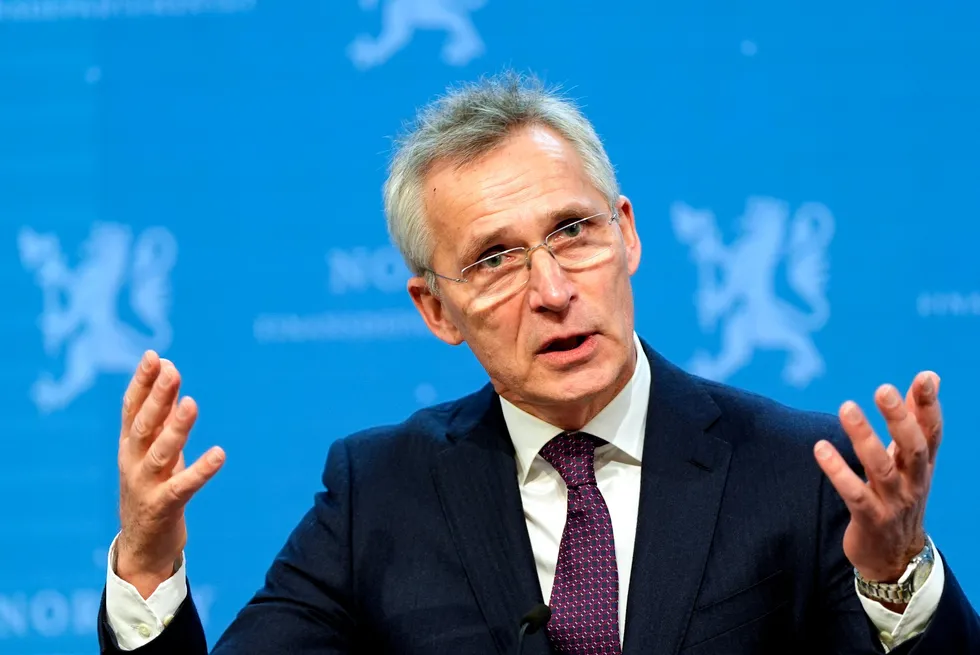 Finansminister Jens Stoltenberg forteller at statens kraftinntekter var 52,5 milliarder kroner i 2024.