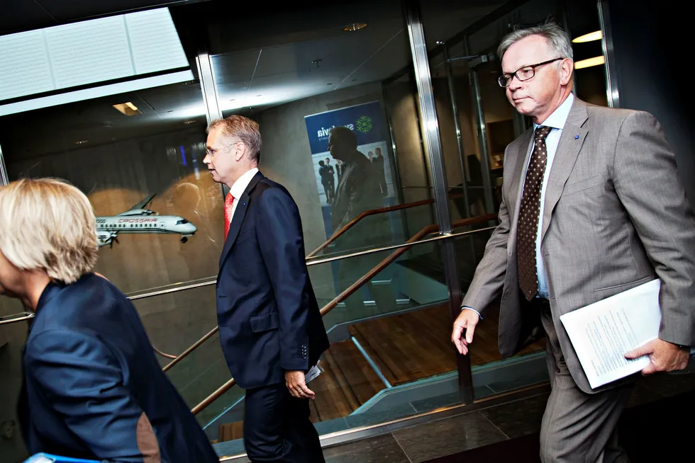 – Vi vil styrke egenkapitalen og skape bedre forutsetninger når vi skal refinansiere fremover, sier SAS' finansdirektør Göran Jansson (til høyre). Her med konsernsjef Rickard Gustafson. Foto: Thomas T. Kleiven