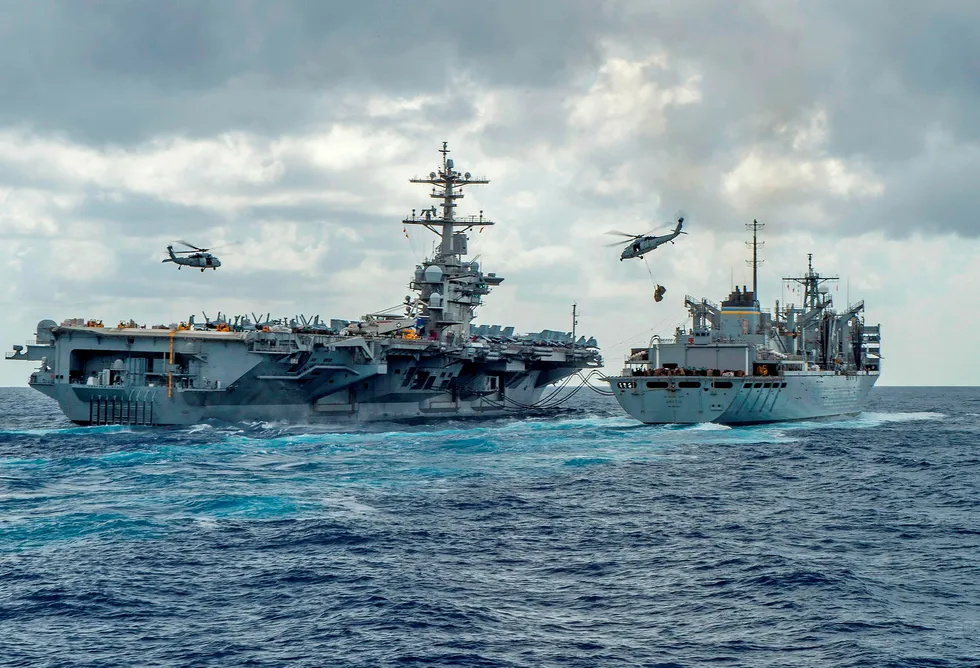 Fire tiår med konflikt mellom Iran og USA er i ferd med å bygge seg opp til det mange frykter kan ende med krig. USA sendte tidligere denne måneden hangarskipet USS «Abraham Lincoln» til Persiabukten etter å ha mottatt det amerikanske myndigheter sier er trusler fra Iran.