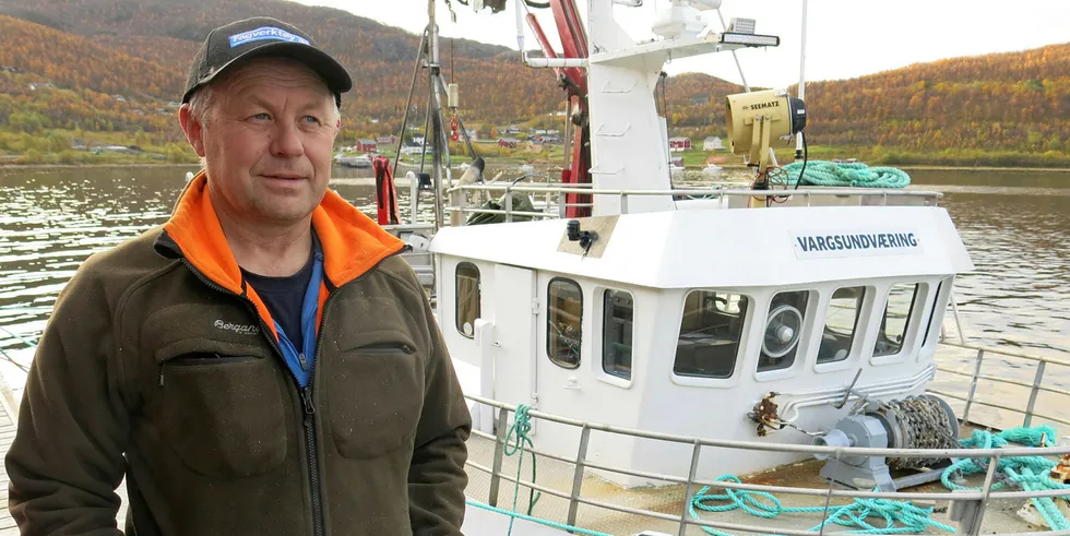 STØTTER VEDTAKET: Fisker Hans Arild Hansen fra Komagfjord i Alta er leder i Korsfjord Fiskarlag. Han mener det var riktig av Fiskarlaget Nord å melde seg ut av moderorganisasjonen.