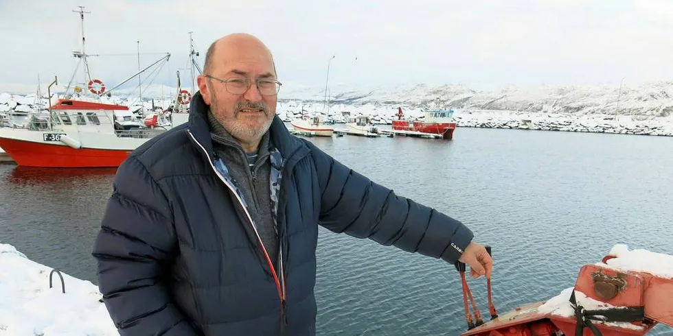 MELKERUTE FOR FISK: Ingar Eira i Kokelv foreslår at det etableres en «melkerute» for fisk i bygder som ikke har eget fiskemottak.Foto: Agnar Berg