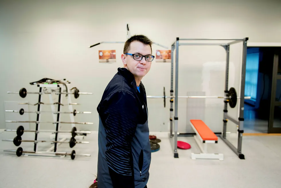 Rektor Jostein Iversen ved Nidaros idrettsungdomsskole håper i fremtiden å starte en ren fotballskole for ungdom. Foto: Ole Martin Wold