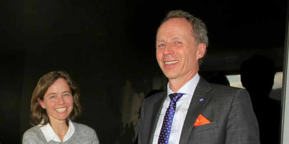I TOSPANN: Inger-Marie Sperre og Egil Magne Haugstad kjører et råkjør mot markedsføringen av norsk sild og makrell som vil slå tilbake på dem selv. Både i egen organisasjon og egen lommebok, mener ansvarlig redaktør Øystein Hage.Foto: Torhild Måkestad Martinussen