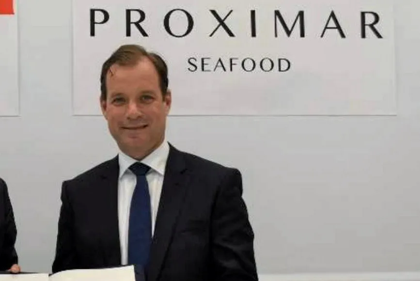 . Marubeni General Manager of Fresh Food Dept. Kazunari Nakamura Right：Proximar Seafood AS CEO Joachim Nielsen