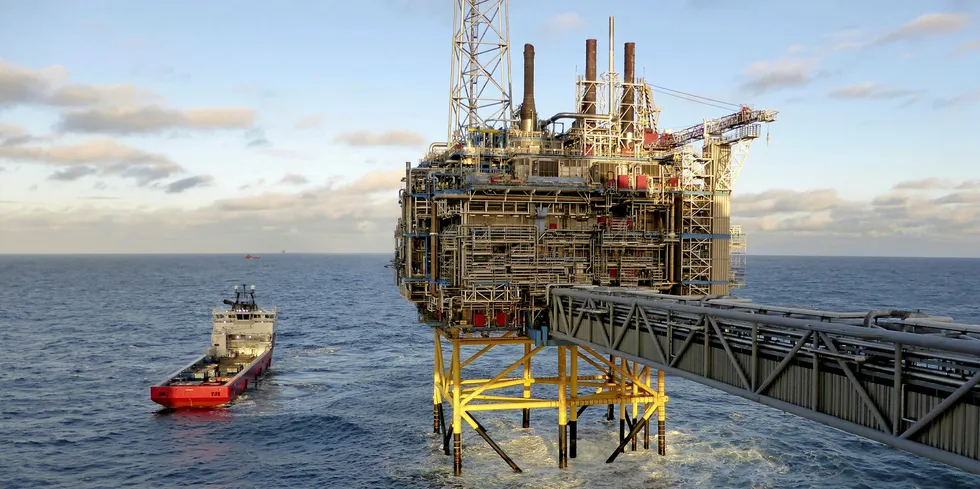 Senere i dag får Tina Bru overlevert planer for elektrifisering av Sleipner-plattformen.