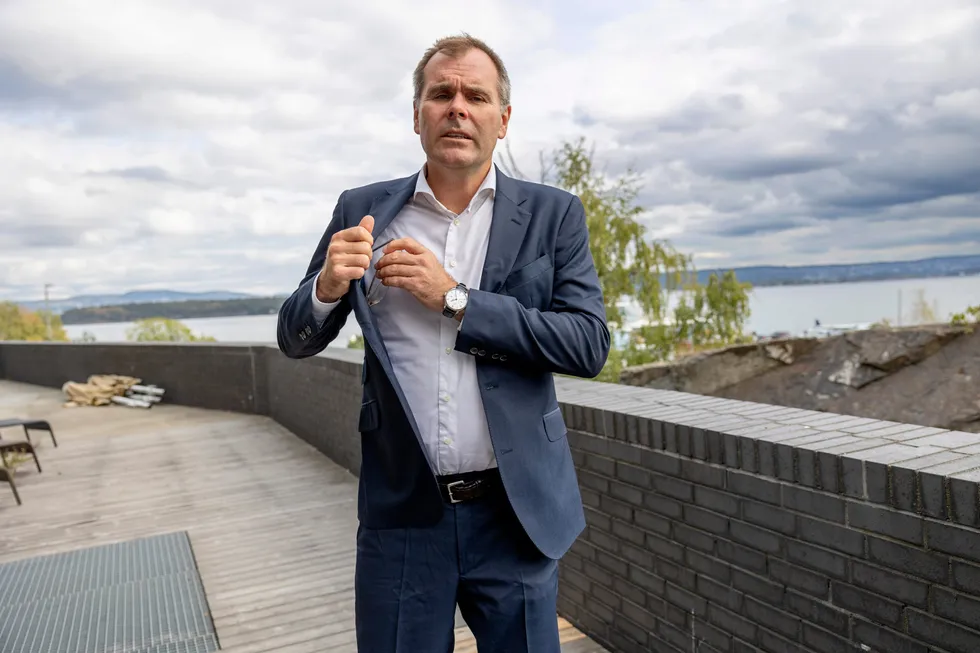 Oljeprisen skal opp, og gassprisene vil ligge på et svært høyt nivå i lang, lang tid, advarer hedgefondforvalteren Tor Svelland.