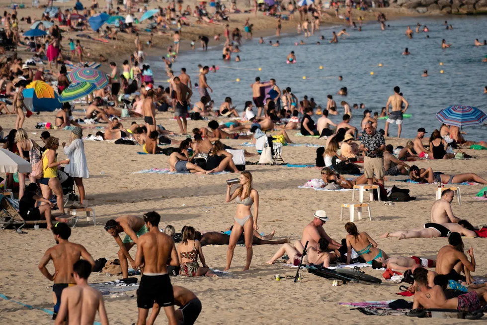 Sydensalget fikk seg et skikkelig løft da regjeringen varslet lettelser tirsdag kveld. Men likevel er det fortsatt billigsalg på reiser sydover – her Barcelona i Spania.