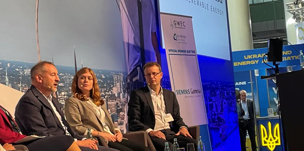 Siemens Gamesa's Christian Bender (far right) and Eloise Burnett of The Carbon Trust (second right) on the panel at WindEnergy Hamburg.