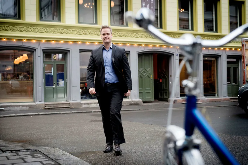 Endre Jo Reite uttrykker bekymring over utviklingen, der han mener gavmilde foreldre fort kan ende opp med å gjøre barna sine en bjørnetjeneste.