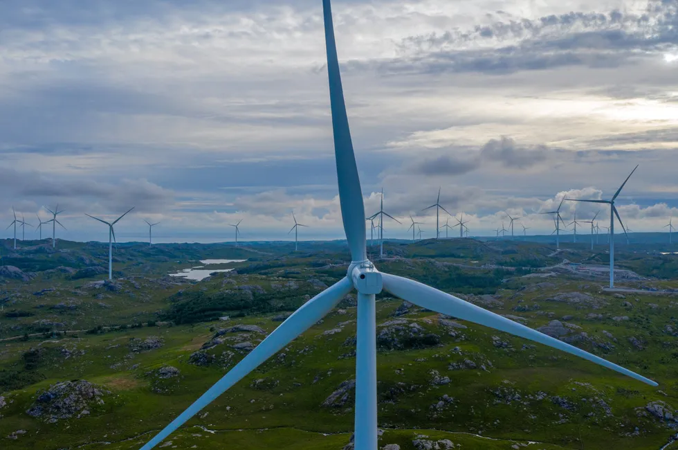 Her ser man Bjerkreim vindkraftverk i kommunen med samme navn. Rogalands-kommunen er den som får mest i produksjonsavgift per vindturbin for 2023.