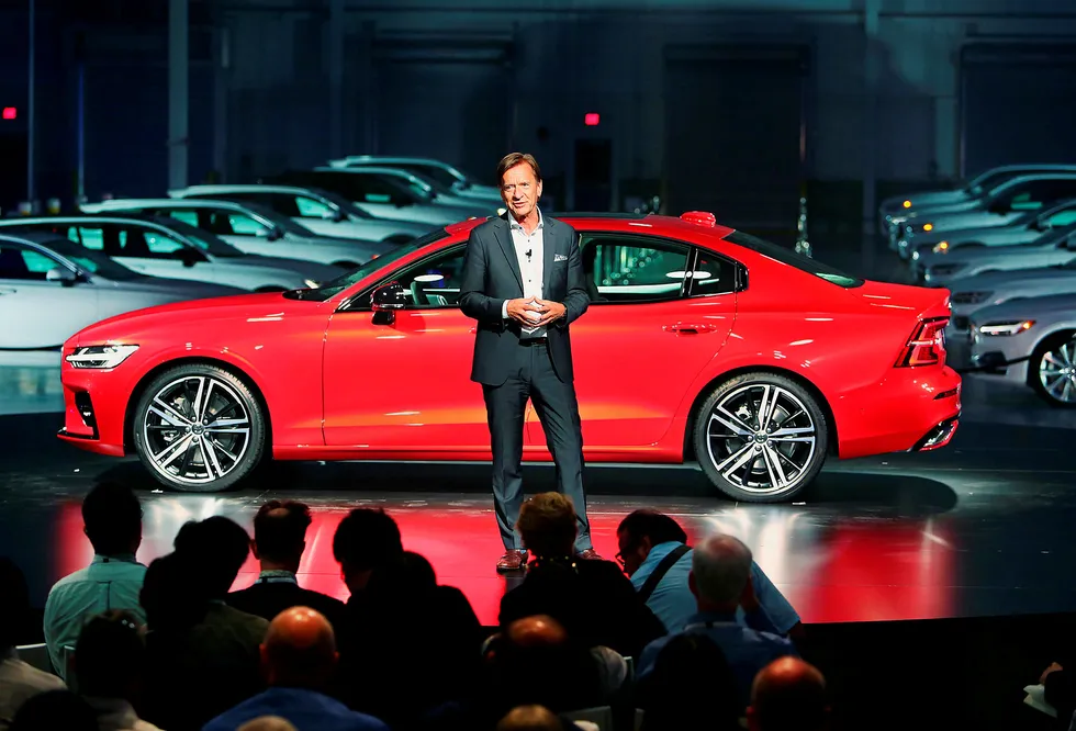 Håkan Samuelsson i Volvo konstaterer at overskuddet spises opp av blant annet tollavgifter og lanseringskostnader.