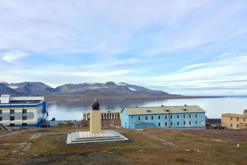 I Arktis er det særlig avtalen om å hindre uregulert fiske i internasjonalt farvann i Polhavet som er en arena for geopolitikk, skriver Alf Håkon Hoel. Bildet er fra den russiske bosetningen Barentsburg på Svalbard.