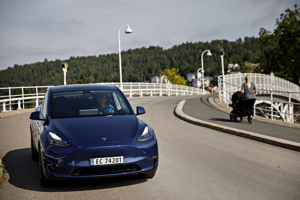 Tesla Model Y troner øverst i nybilsalget i september