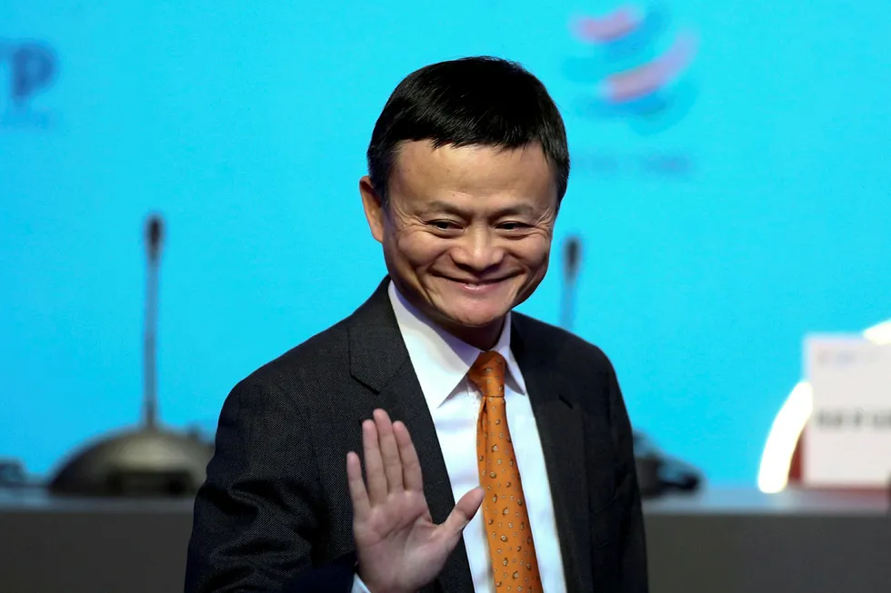 Ifølge New York Times' kilder skal grunnlegger og toppsjef i kinesiske Alibaba, Jack Ma, gå av mandag.