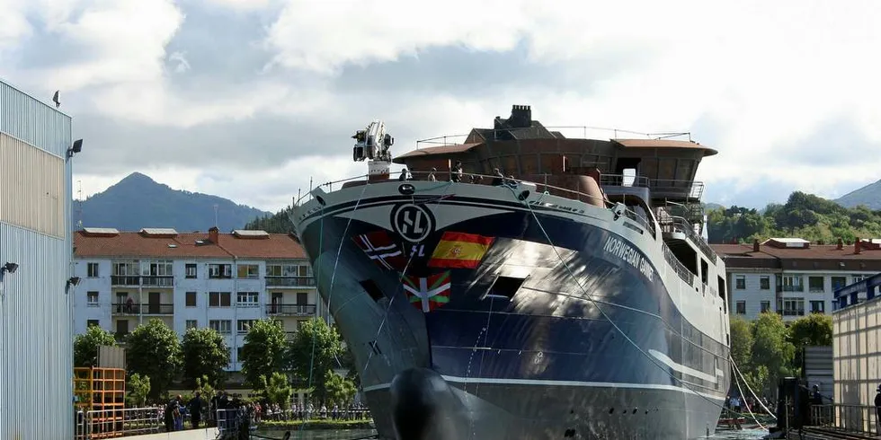 «Norwegian Gannet» ruver godt i havnen i Spania.Foto: Balenciaga Shipyard