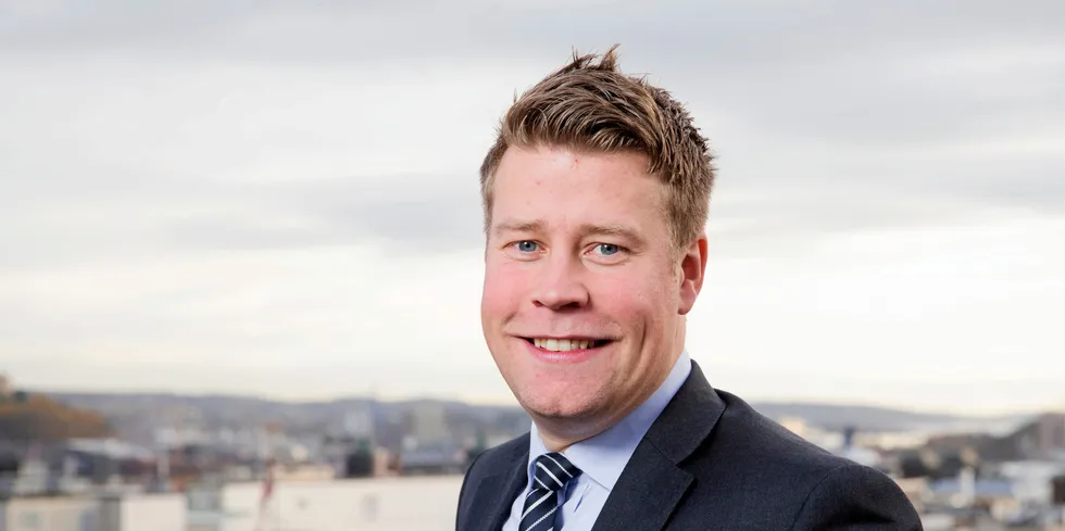 Elnar Remi Holmen går tilbake til røttene i kraftbransjen etter å ha jobbet med by - og næringsutvikling i Bodø i fem år.