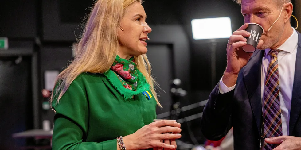 EUs energikommisær Kadri Simson var nylig i Norge og møtte energiminister Terje Aasland. Innfører Norge et toprissystem på strøm, med skatt på eksport, må regjeringen regne med motreaksjoner.