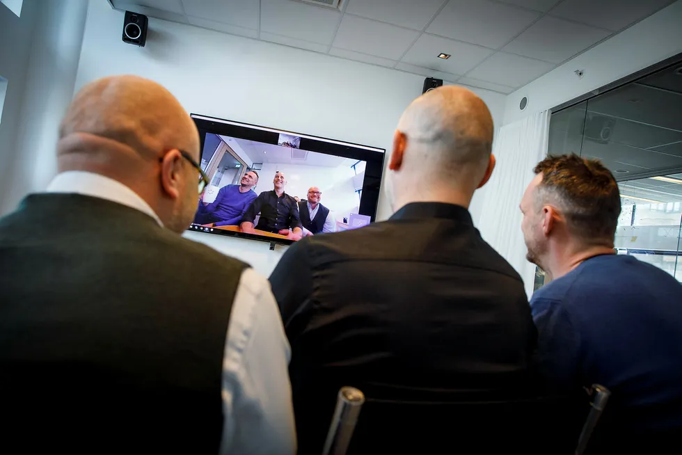 Utviklingsdirektør Vegard Hammer (t.v), administrerende direktør Jonas Rinde og kommersiell direktør Lars Rønning i Tandberg-utbryteren Huddly har sikret en avtale med det amerikanske teknologiselskapet Crestron. Foto: Gunnar Blöndal