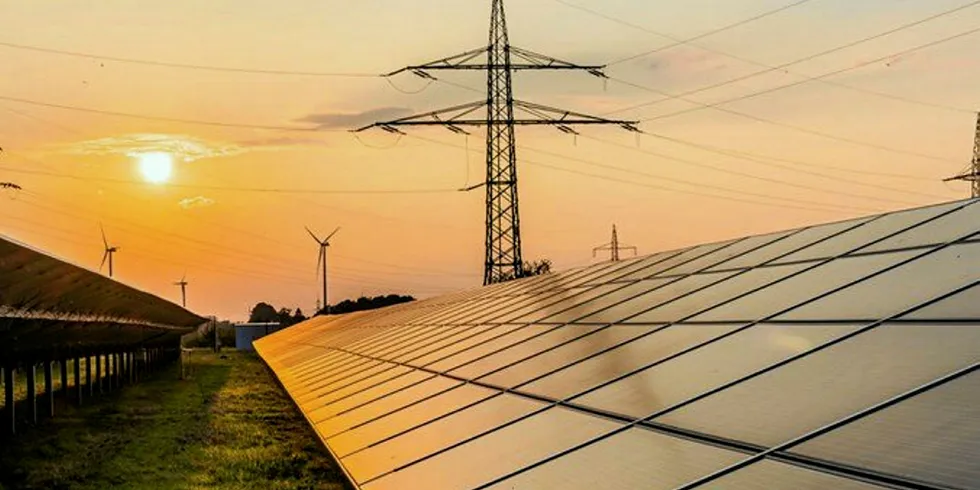 Statkraft satser på solkraft i Storbritannia og går inn i et utviklingssamarbeid med UKPA.