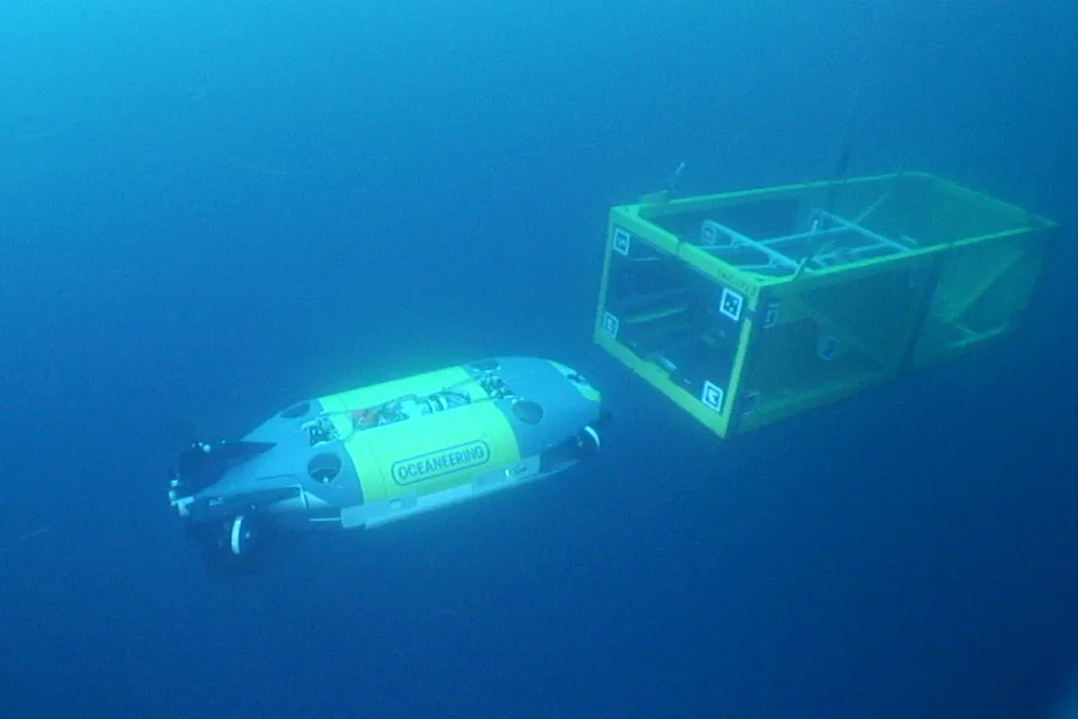 Teknologien bak Oceaneerings undervannsfarkoster er delvis norsk. Selskapet opererer i dag med to ingeniørteam, ett i Stavanger og ett i Houston, som sammen utgjør ett team.