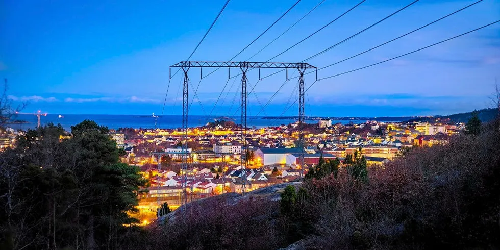 Strømprisene i Kristiansand og resten av Sør-Norge blir de høyeste i Nord-Europa mandag.