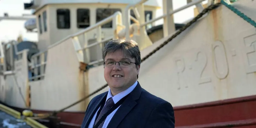 MOT OVERFISKE: Huw Thomas, senior officer, Business, PEW partnership and outreach, ending illegal fishing project, jobber med å få bukt med ulovlig fisker. Han var til stede i Bergen under årets Nasf.Foto: Kjersti Sandvik