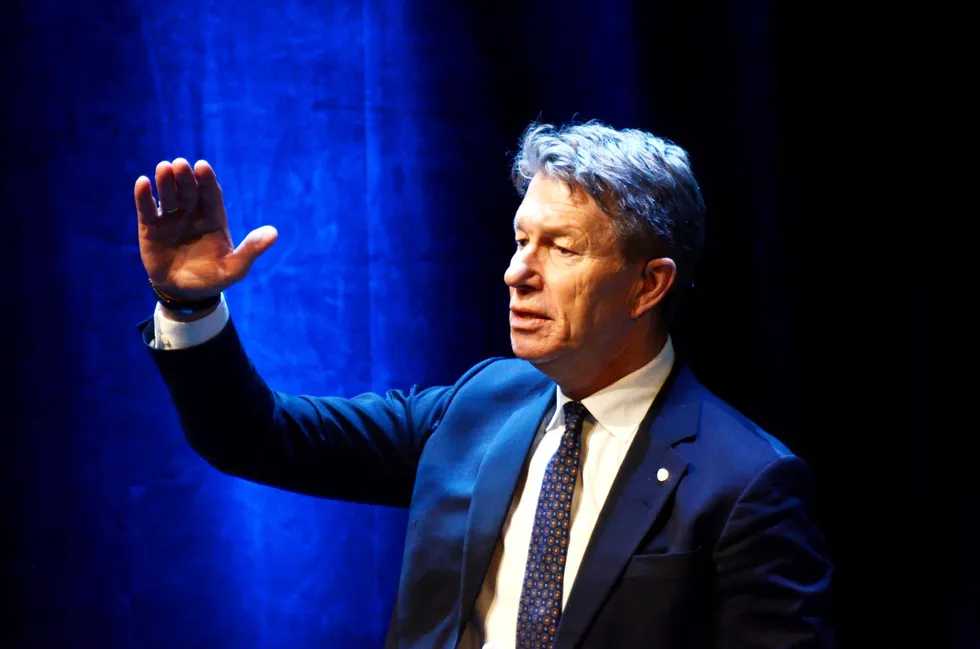 – Hensynet til husholdningenes trygghet for forutsigbare strømregninger må veie tungt, sier energiminister Terje Aasland.