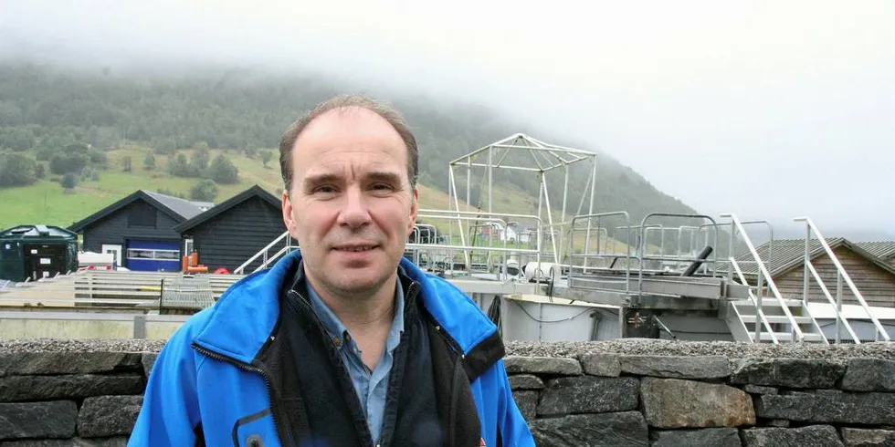 KONFLIKT: Osland Havbruk-eier, Erik J. Osland, ønsker å få fjernet et rekefelt i Sognefjorden. Området kommer i konflikt med selskapets oppdrettsvirksomhet.Foto: Joar Grindheim