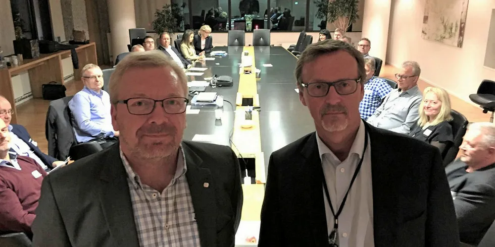 Forhandlingslederne Bjørn Fornes fra EL og IT Forbundet (t.v.) og Ståle Borgersen fra Energi Norge kom i natt til enighet etter to dager hos Riksmegleren. Det var tøffe forhandlinger også i denne runden. De to har møttes tidligere ved flere anledninger, her i fra oppgjøret i 2016