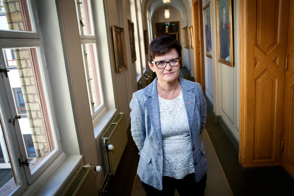 Lisbeth Berg-Hansen har vært stortingspolitiker og fiskeriminister (Ap). I dag er hun PR-rådgiver i Kruse Larsen.