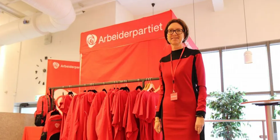 Aps fiskeripolitiske talskvinne, Ingrid Heggø, har kreft. Men hun anser seg likevel som heldig. Hun tåler behandlingen godt og er i jobb. I august forventer hun å være helt kreftfri. Foto: Jørn Mikael Hagen.