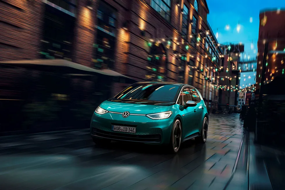 Volkswagen Id.3 lanseres i sommer, og den norske importøren har nå økt prisindikasjonen med 25.000 kroner for den første innstegsmodellen.