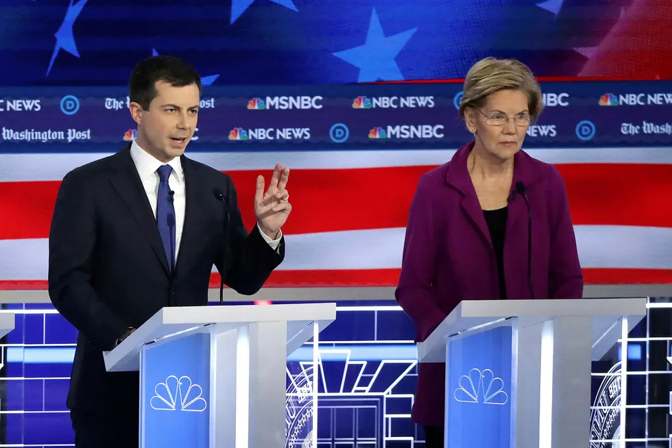Pete Buttigiegs popularitet har steget de siste ukene. Meddebattant Elizabeth Warren er fortsatt en av favorittene til å bli Demokratenes presidentkandidat.