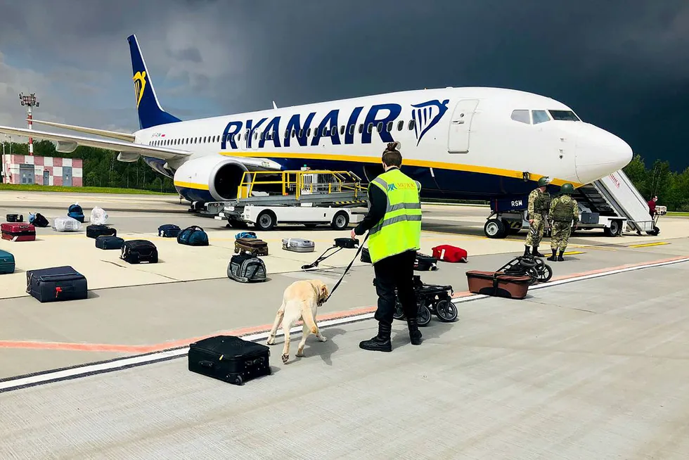 Ryanair melder mandag om sitt første lønnsomme kvartal siden før korona. Avbildet er en Boeing 737-8AS i Minsk.
