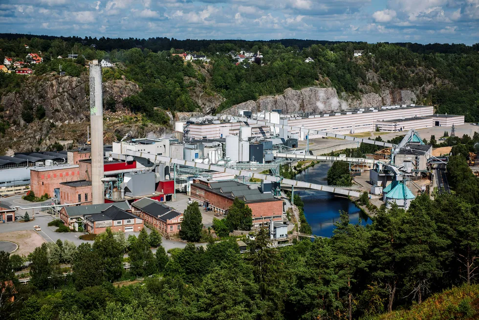 Selskapet trenger rundt 200 millioner kroner for å gjennomføre programmet hvor de skal forbedre marginene. På bildet er Norske Skogs fabrikk Saugbruks i Halden. Foto: Fartein Rudjord