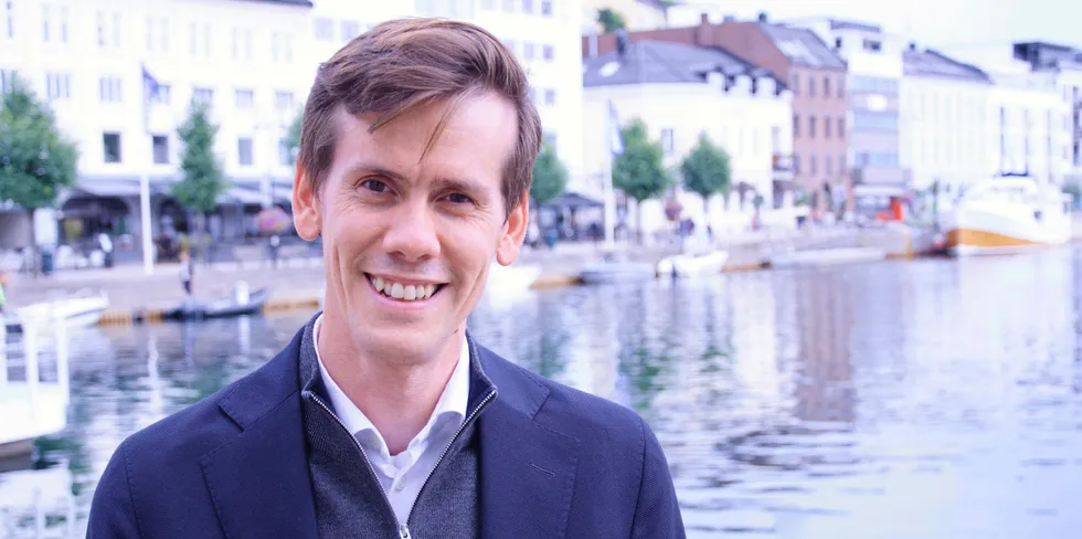 Benjamin Golding er ny administrerende direktør i Arendals Fossekompani. Fredag kunne han legge frem resultatet etter første halvår.