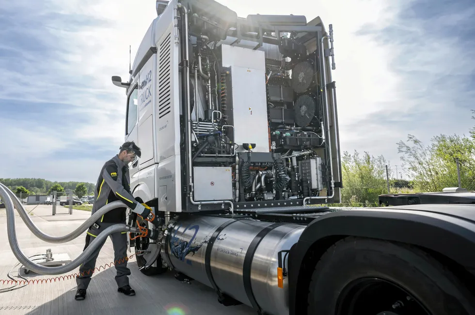 Daimler Truck's liquid-hydrogen GenH2 prototype being refuelled at the prototype liquefied H2 filling station in Wörth am Rhein.