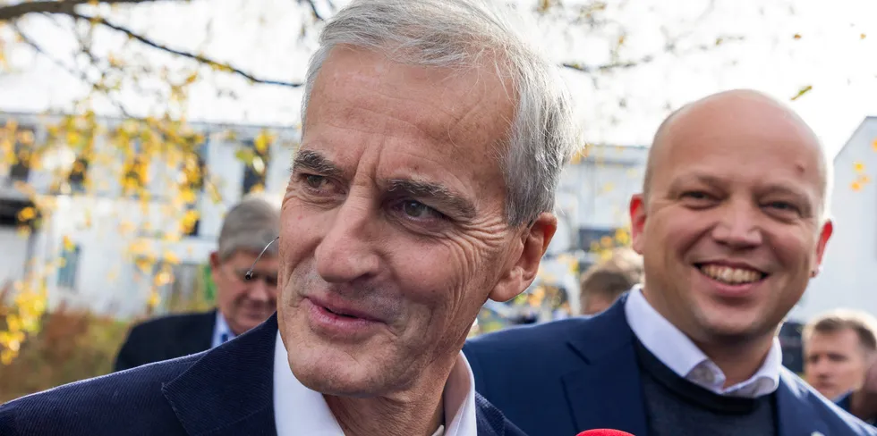 Staten, representert ved statsminister Jonas Gahr Støre og finansminister Trygve Slagsvold Vedum, er utbyttevinner i kraftsektoren.