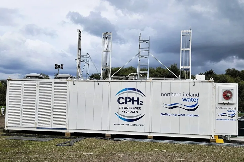 . CPH2 membrane-free electrolyser.