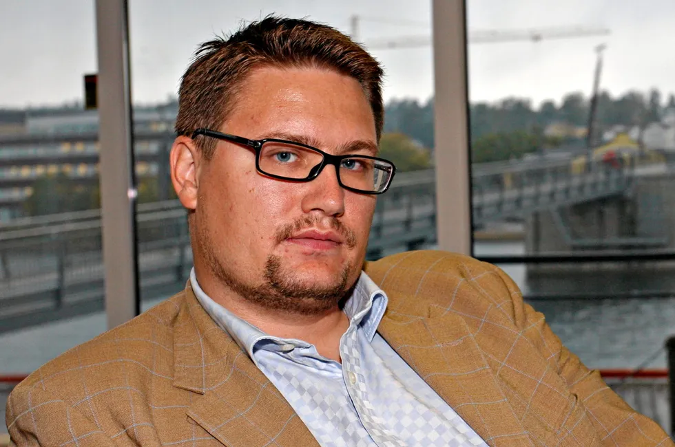 Raymond Henriksens selskap Henriksen Gruppen AS taper kundesøksmål.