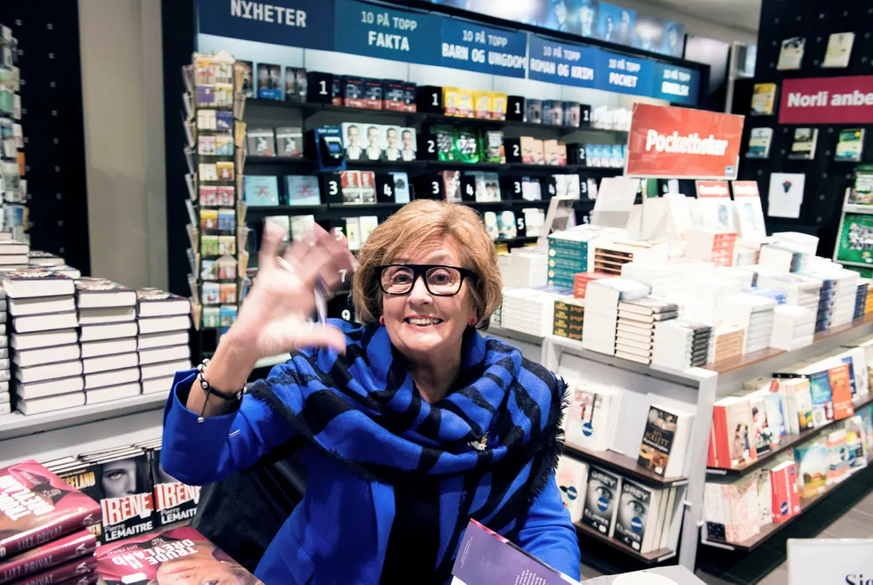 Bergen 20161216. Trude Drevland er lettet etter at cruise-saken henlegges pÂ grunn av bevisets stilling. Her signerer hun boken sin pÂ Lagunen storsenter. Foto: Marit Hommedal / NTB scanpix --- Foto: Marit Hommedal/NTB Scanpix