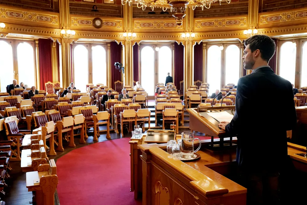 Bjørnar Moxnes (Rødt), her i stortingssalen under behandlingen av spørsmålet om norsk tilslutning til EUs energibyrå ACER. Foto: Poppe, Cornelius