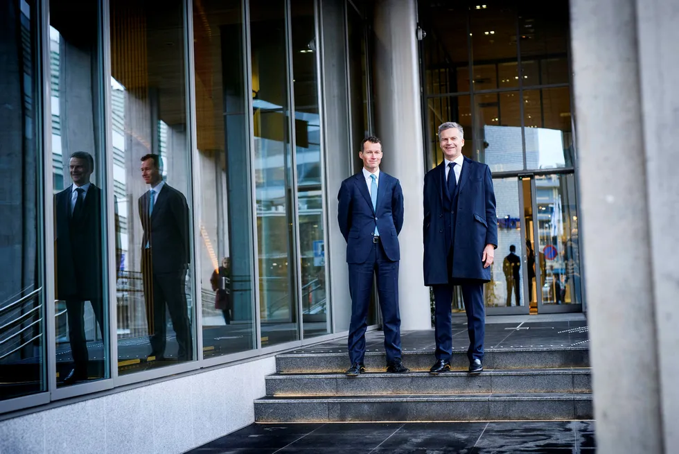 Norske Michael Zeier (til høyre) er ny leder for storkunder i hele Nordea-konsernet og merker økt aktivitet hos bedrifter som vil på børs eller hente inn ny kapital. Her med Thorodd Bakken, leder for kapitalmarked og transaksjoner i Nordea Markets i Norge. Foto: Skjalg Bøhmer Vold