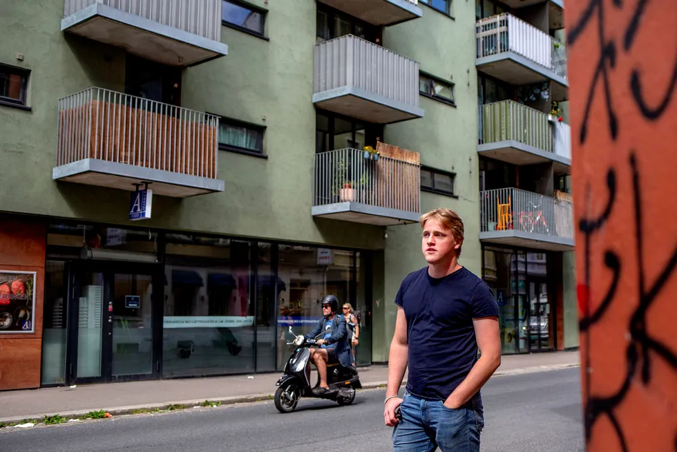 BI-studenten Fabian Alexander Johannessen (23) hentet inspirasjon fra Tripadvisor da han startet nettsiden revju.no