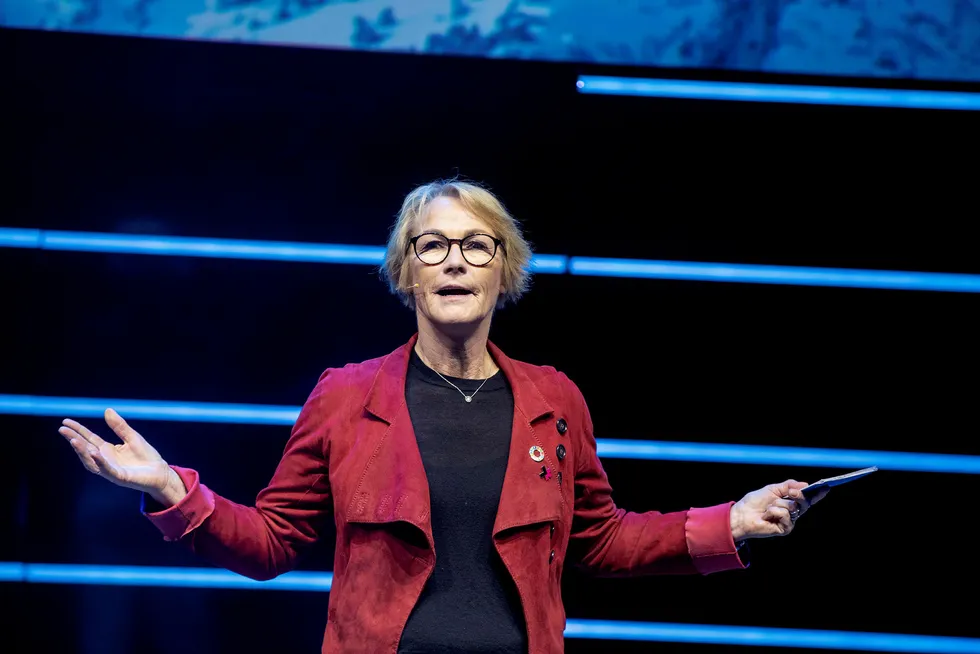 Skipsreder Elisabeth Grieg tror og håper det verste er over om fem uker. – Vi må ta vare på hverandre og passe på at vi følger veiledningen og reglene fra myndighetene, fordi de er der for en grunn, sier Grieg.