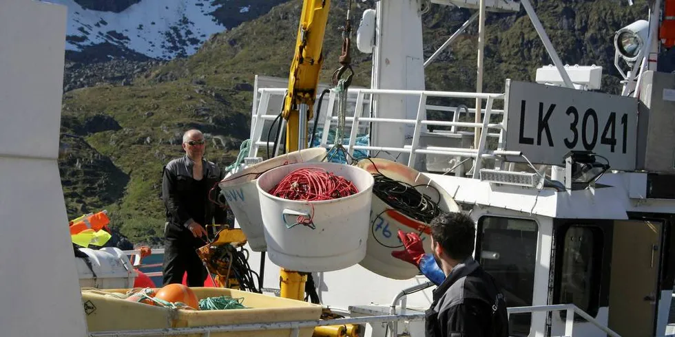 EGNING: For linefiskerne, som her om bord på «Eggumsværing», er tilbudet om ferdig egnet bruk viktig for valg av base under blåkveitefisket. Foto: Frank Einar Iversen