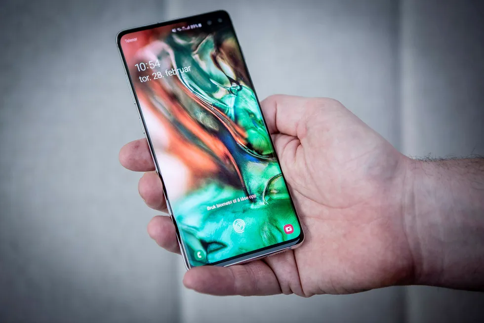 Samsung Galaxy S10+ har en stor og imponerende skjerm. Men på andre områder klarer den ikke å være best.