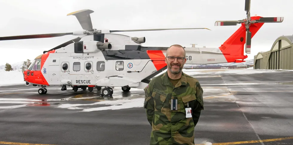 Oskar Haugli Norderval er sjef for 330-skvadronen avdeling Banak flystasjon. Han har flydd Sea King i 25 år. Nå flyr han SAR Queen, og er svært fornøyd med det nye redningshelikopteret.