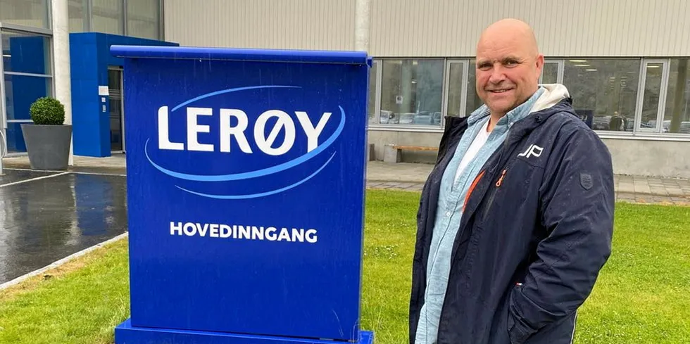 Olav Rosvoll, produksjonssjef ved Lerøys fabrikk på Jøsnøya. Olav Rosvoll, produksjonssjef ved Lerøys fabrikk på Jøsnøya.