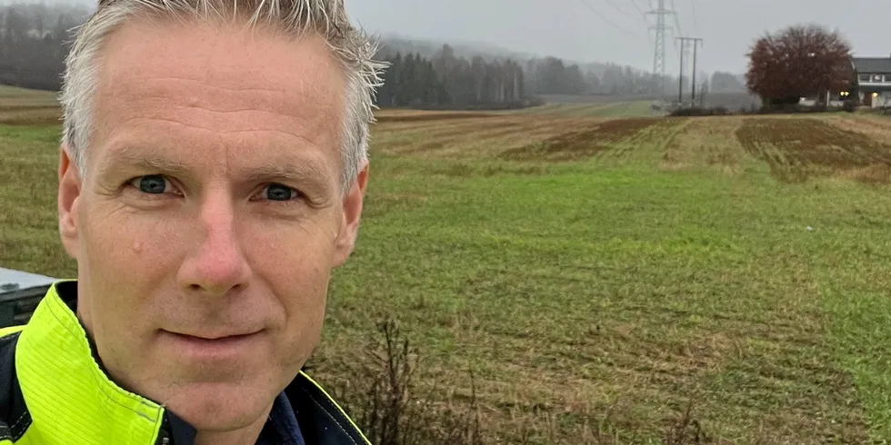 I dette området planlegger nettselskapet Elvenett å legge jordkabel, delvis fordi grunneier ønsker kabel og tar hånd om gravingen. Det gir bedre økonomi i prosjektet. Med nye kriterier for inntektsrammen ville ikke dette prosjektet blitt gjennomført, advarer Arne Hanto Moen, administrerende direktør i Øvre Eiker Energi.